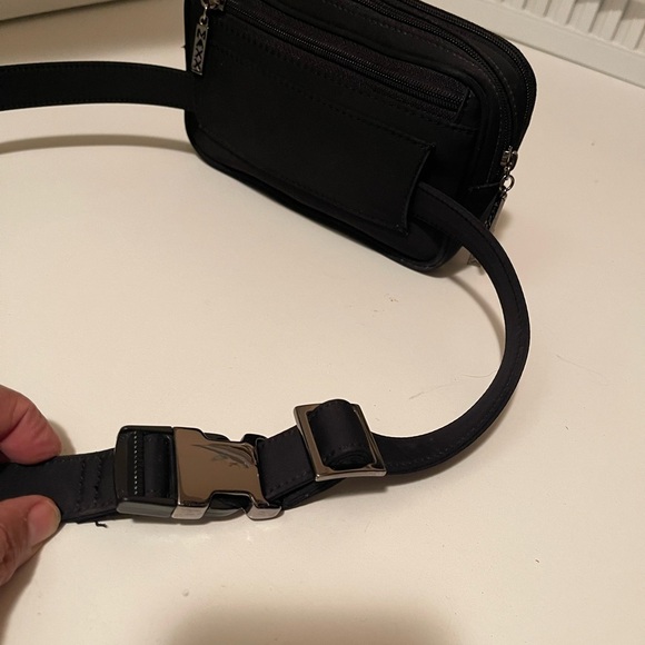 Maxx belt bag double zipper adjustable strap very clean new conditions - Picture 15 of 16